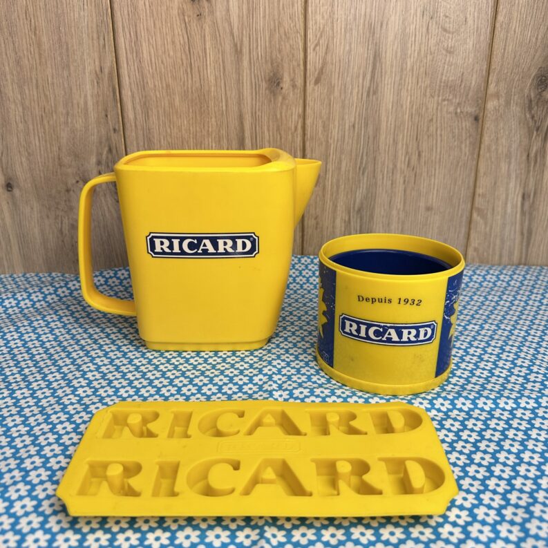 Lot de 3 accessoires publicitaires Ricard vintage en plastique