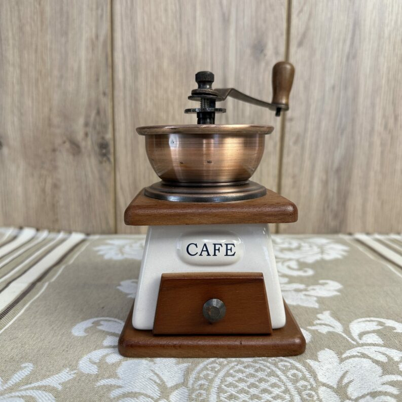 Petit moulin à café vintage