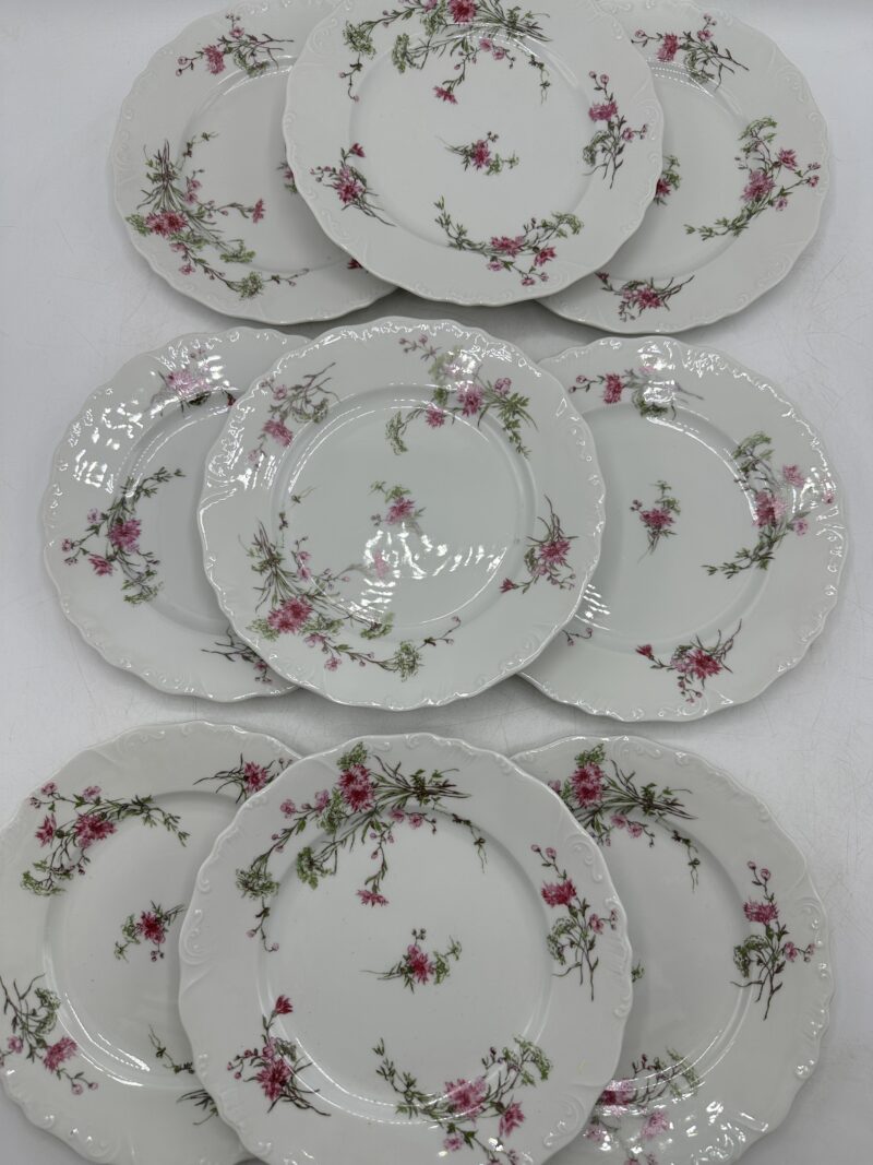 Ensemble 22 assiettes fleuries estampillées Limoges France – Image 10