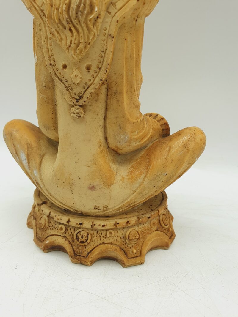 Statue indonésienne en résine – Image 9