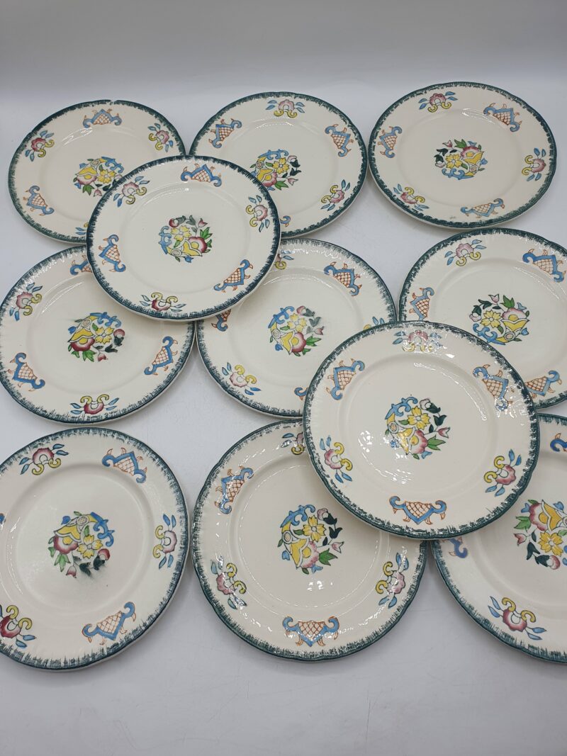 Anciennes assiettes Longwy Vieux Rouen en faïence – Image 2