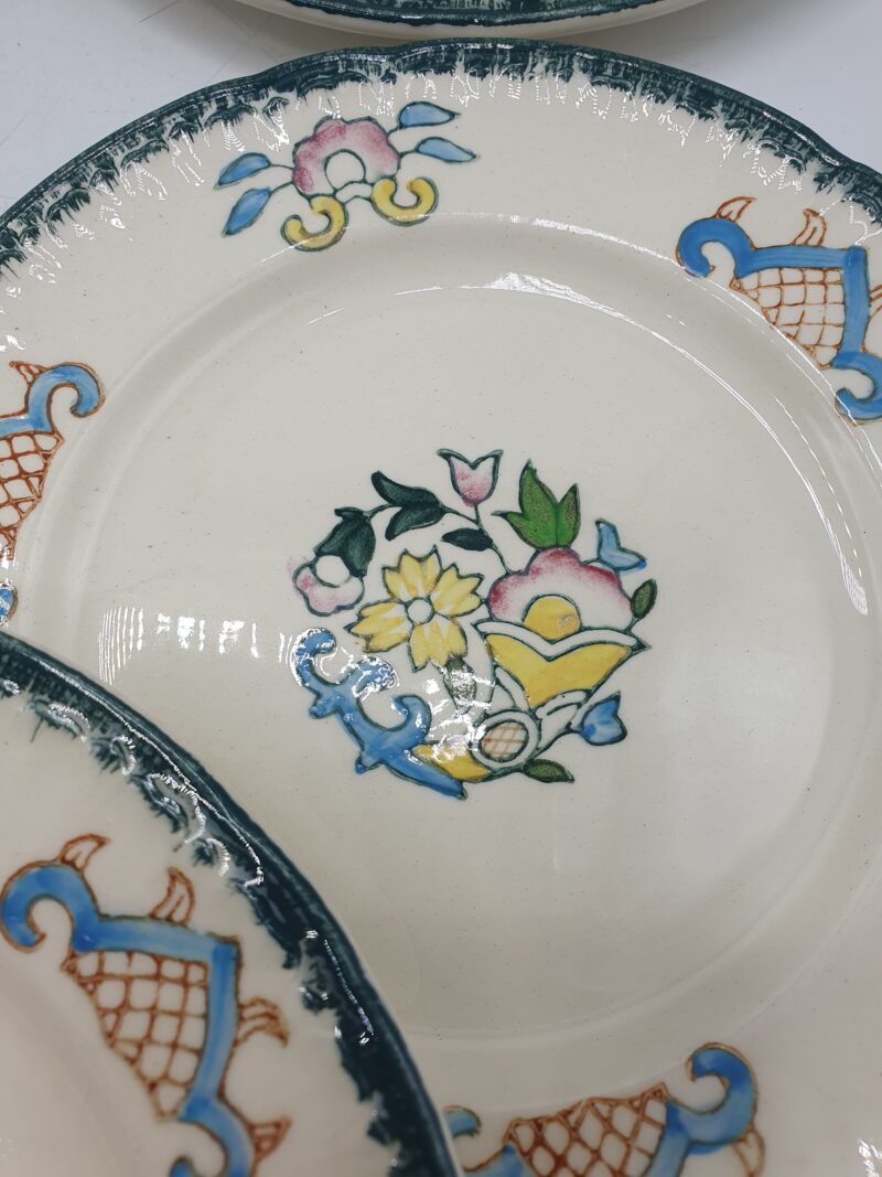 Anciennes assiettes Longwy Vieux Rouen en faïence – Image 12