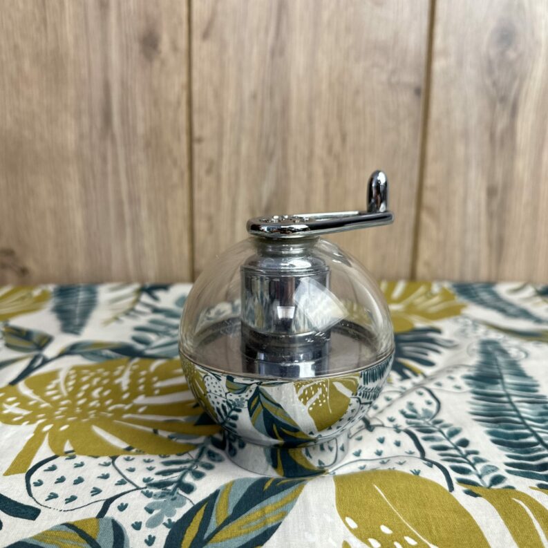 Moulin à muscade Peugeot années 70