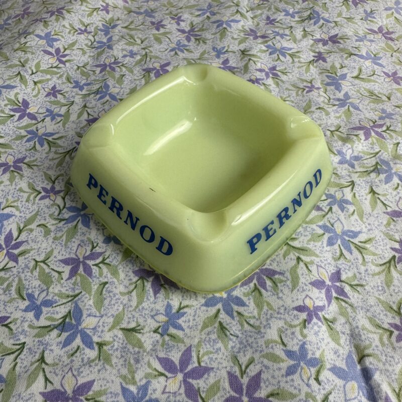Ancien cendrier publicitaire Pernod en ouraline
