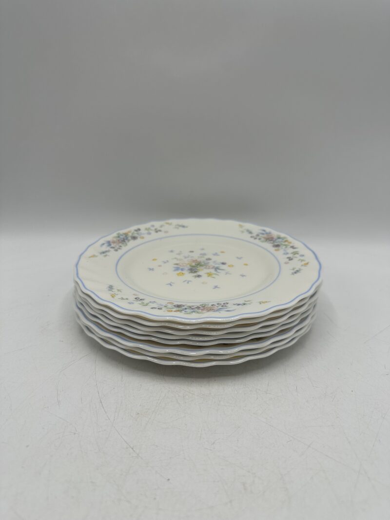 Ensemble 8 petites assiettes Arcopal petites fleurs – Image 2