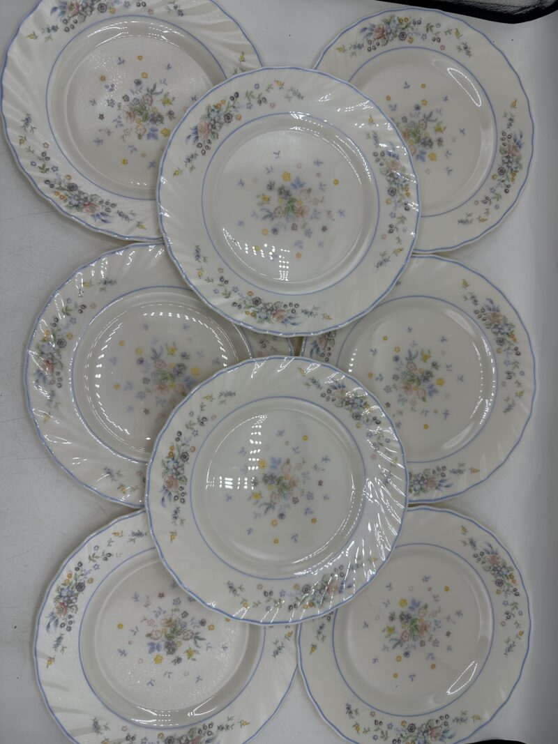 Ensemble 8 petites assiettes Arcopal petites fleurs – Image 5