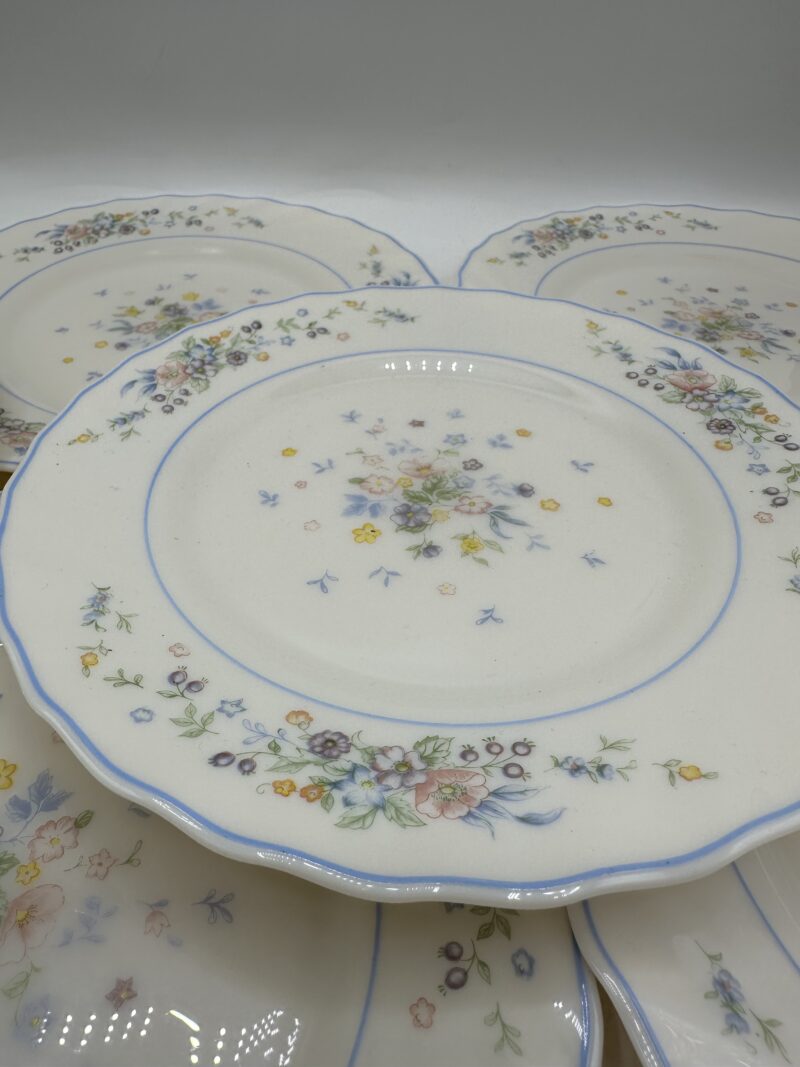 Ensemble 8 petites assiettes Arcopal petites fleurs – Image 7