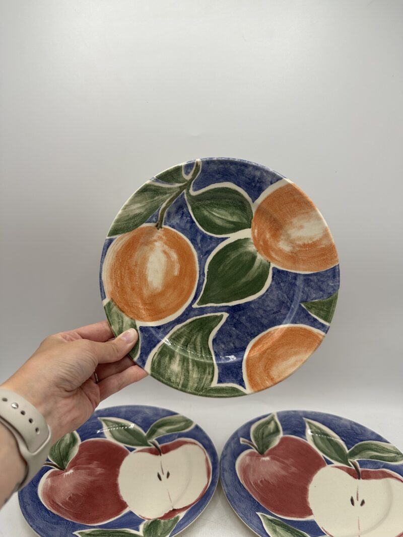 Trio d'assiettes Clayton motifs pommes et oranges – Image 6