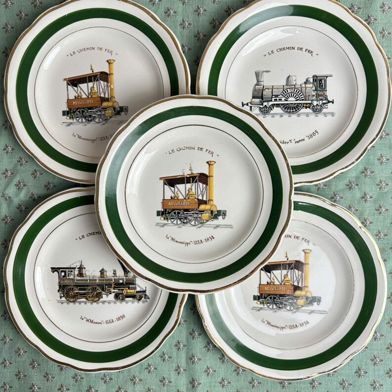 5 assiettes anciennes Gien Le chemin de fer