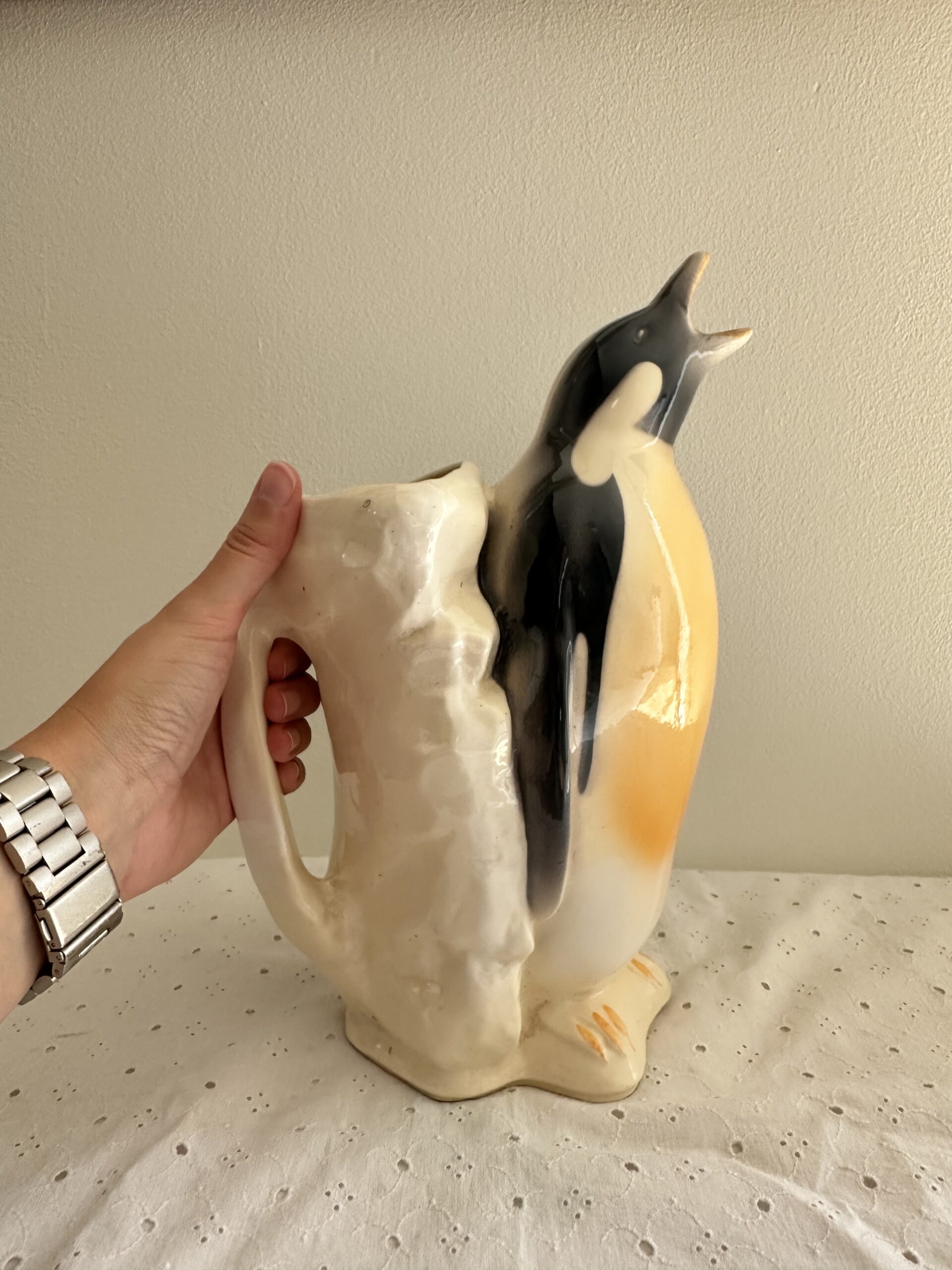 Pichet pingouin zoomorphe barbotine – Image 8