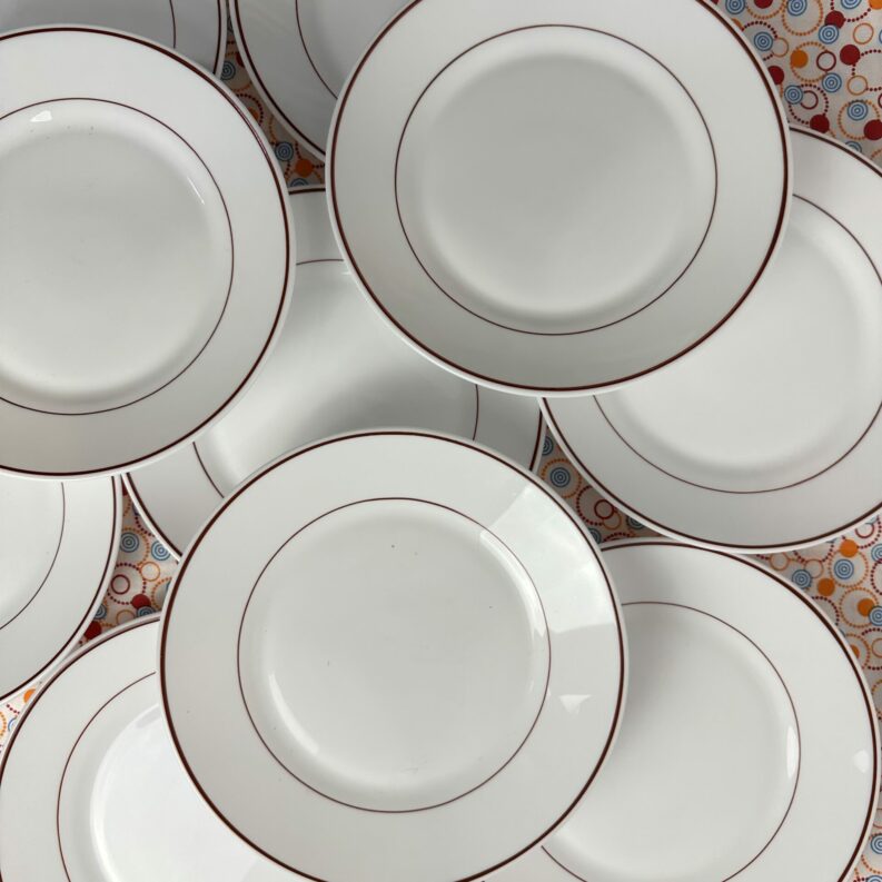 12 assiettes plates vintage Arcopal Restaurant