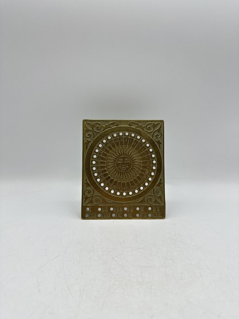 Ancien calendrier perpétuel doré – Image 2
