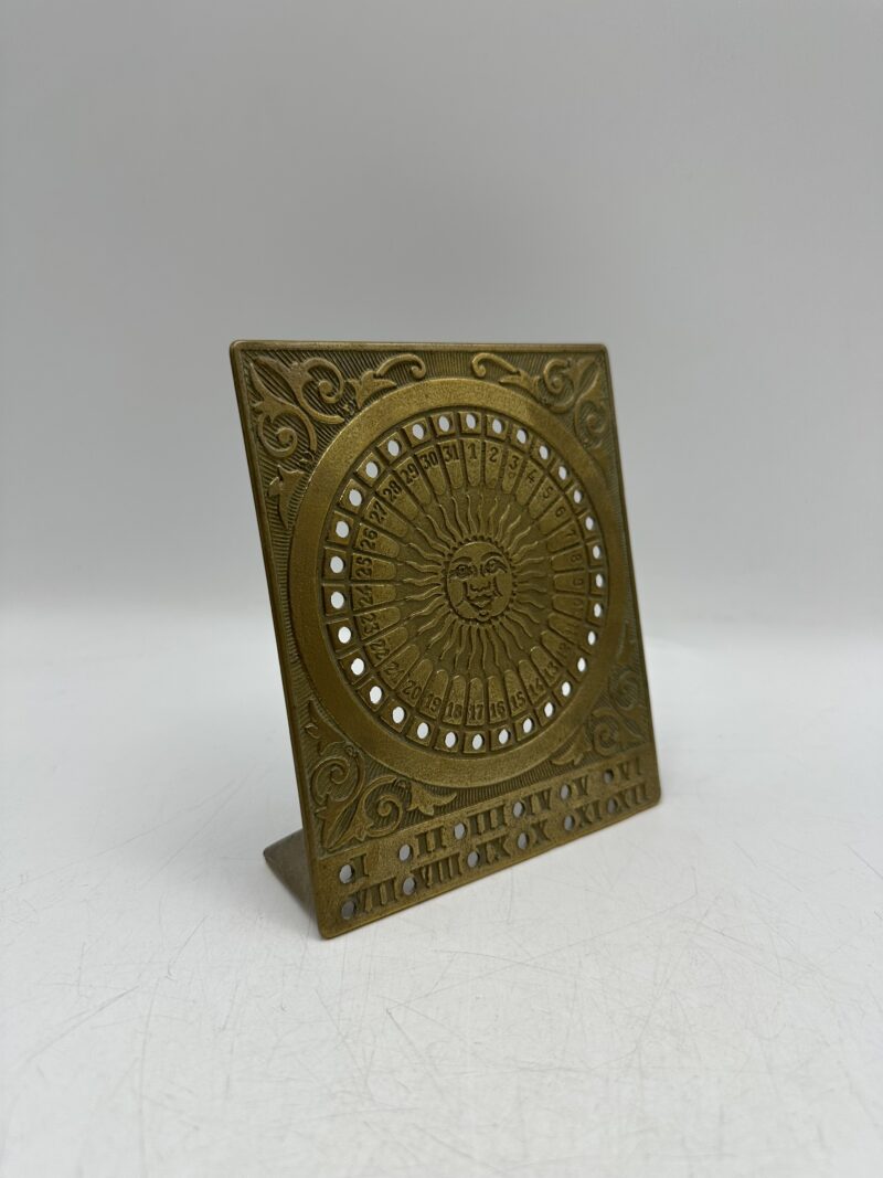 Ancien calendrier perpétuel doré – Image 4