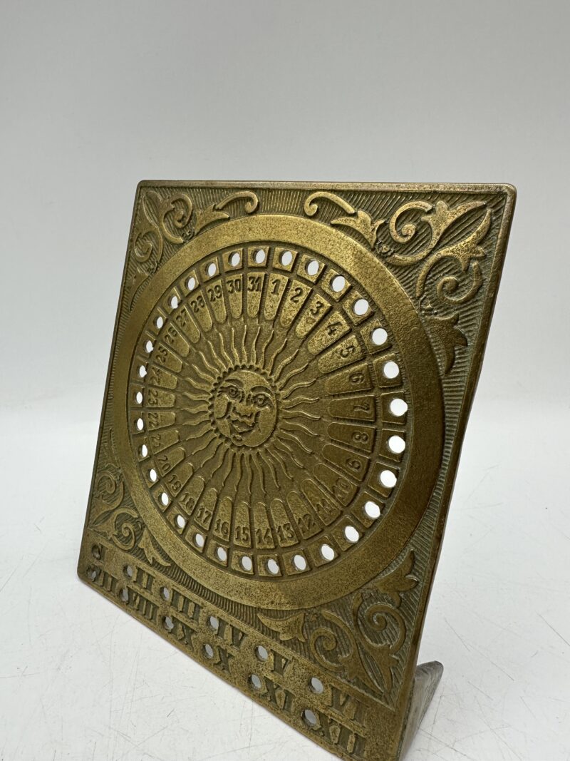 Ancien calendrier perpétuel doré – Image 10