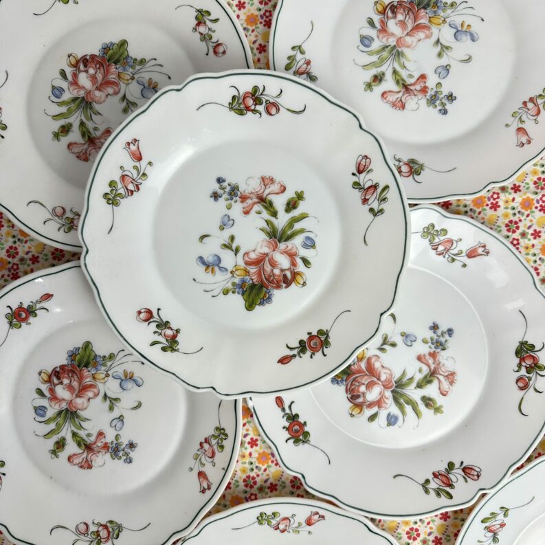Lot 8 assiettes plates Arcopal Ronsard vintage