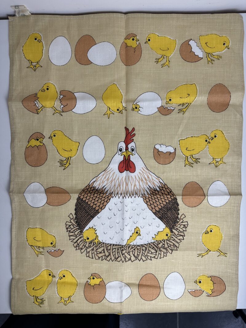Tissu vintage Mother Hen By Ulster Lin – Image 2