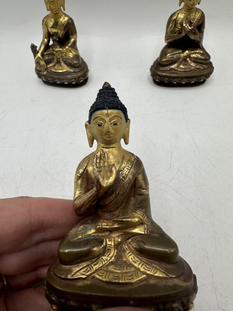 Ensemble de 3 statuettes Buddha en laiton anciennes – Image 6