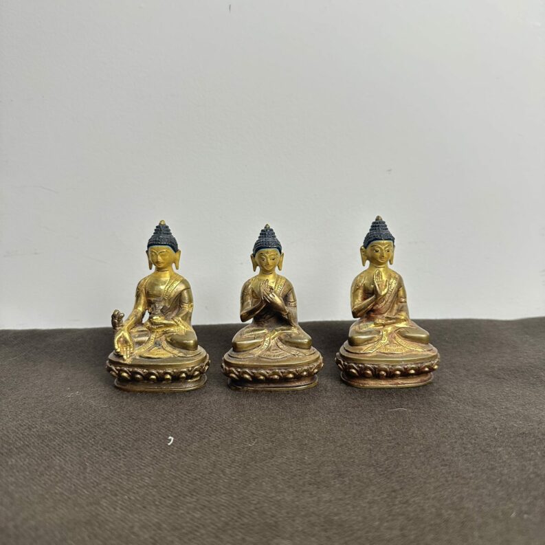 Ensemble de 3 statuettes Buddha en laiton anciennes