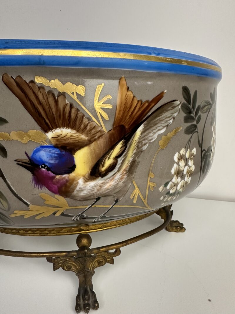 Jardinière ancienne en porcelaine fleurie – Image 9
