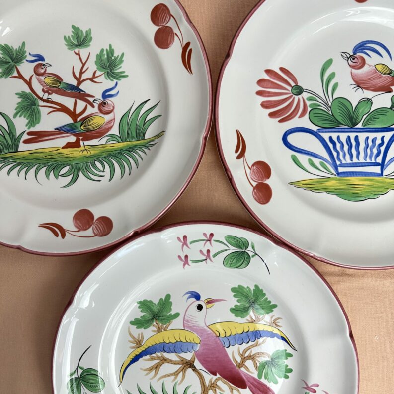 3 assiettes décoratives St Clément en faïence