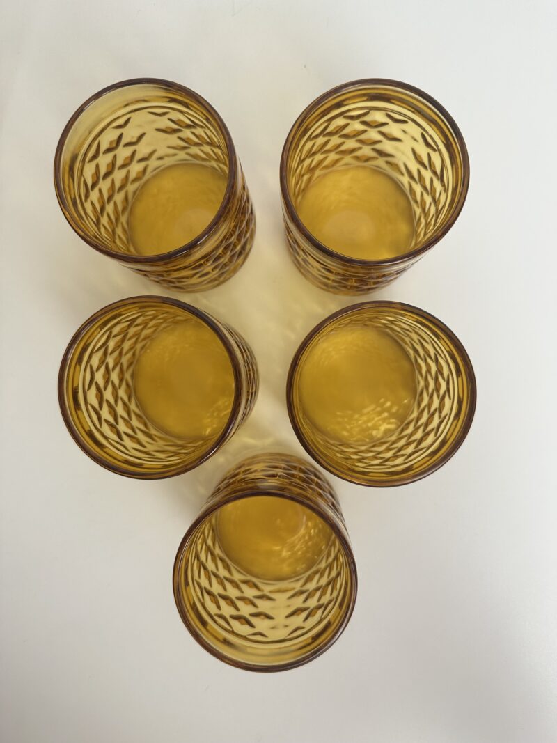 Ensemble vintage verres et carafe ambrés – Image 5