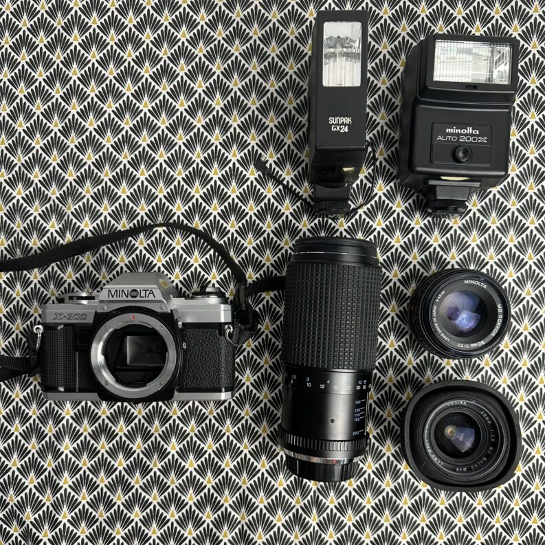 Appareil photo Minolta X300 avec objectifs