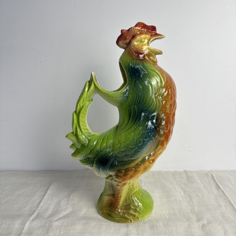 Pichet Saint Vincent coq en barbotine