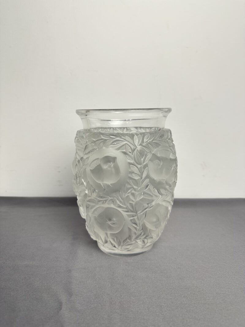 Vase en cristal Lalique modèle Bagatelle