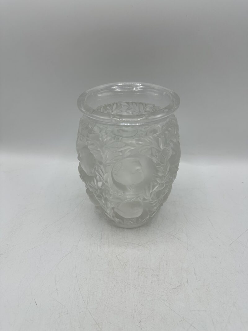 Vase en cristal Lalique modèle Bagatelle – Image 3