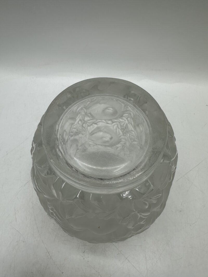 Vase en cristal Lalique modèle Bagatelle – Image 10