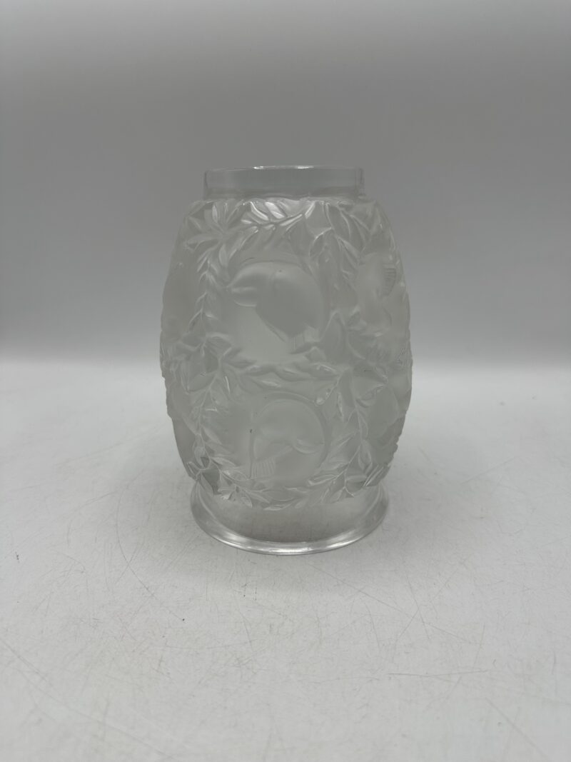 Vase en cristal Lalique modèle Bagatelle – Image 12