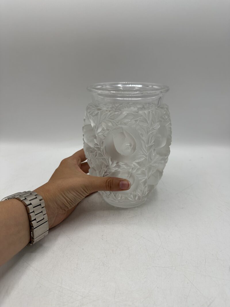 Vase en cristal Lalique modèle Bagatelle – Image 16