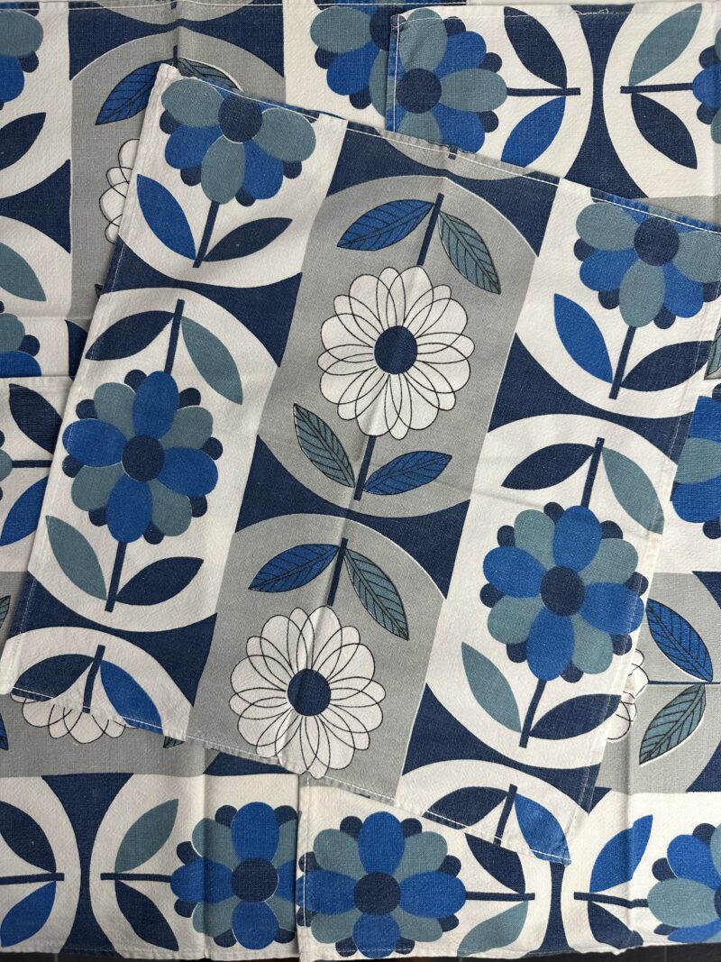 Tissu vintage années 70 motif fleur rétro
