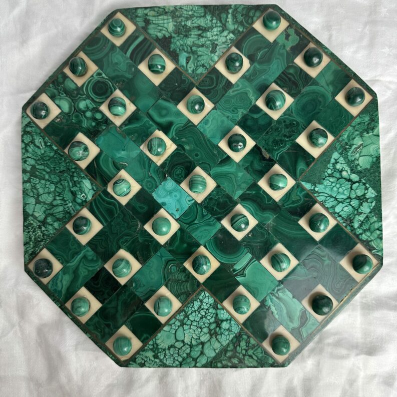 Ancien jeu de solitaire en malachite