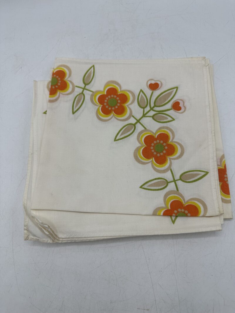 Lot de 6 carrés de tissu vintage fleuri – Image 2
