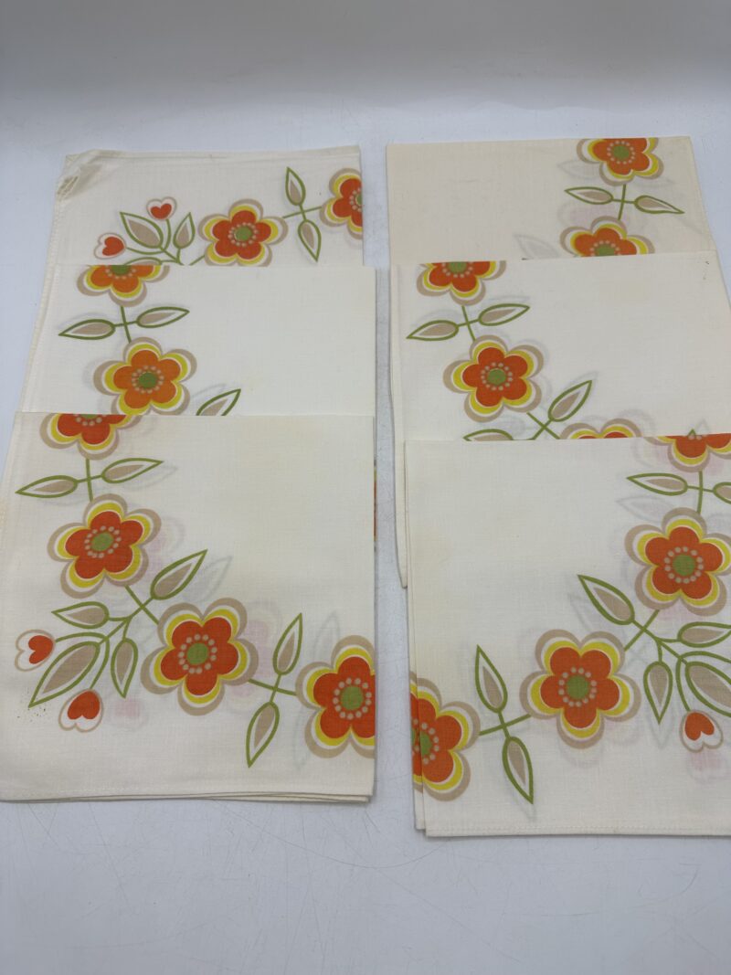 Lot de 6 carrés de tissu vintage fleuri – Image 3