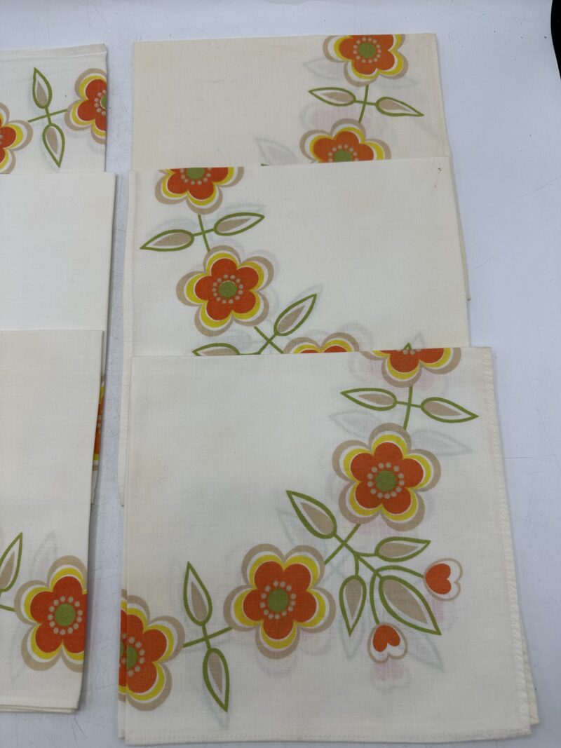 Lot de 6 carrés de tissu vintage fleuri – Image 4