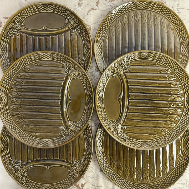 Lot de 6 assiettes à asperges en barbotine kaki
