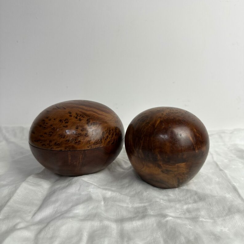Ensemble de deux boites rondes anciennes en bois