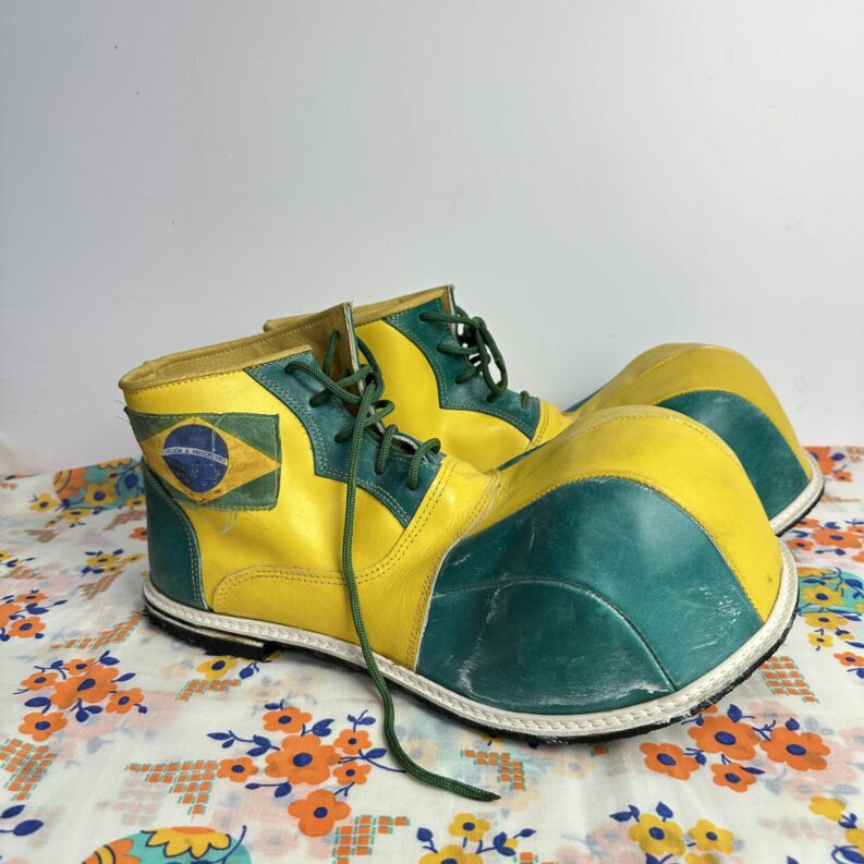 Paire de chaussures de clown vintage Brésil