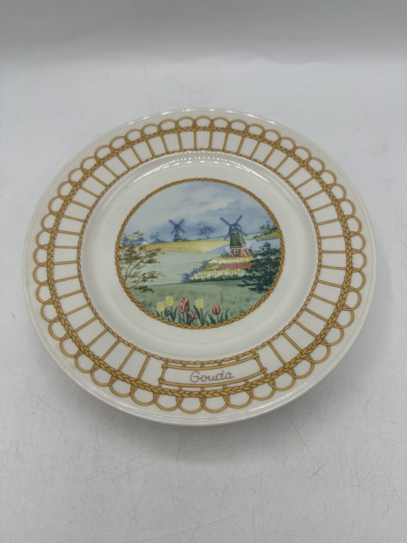 Ensemble 7 assiettes anciennes Corbeille Villeroy et Boch – Image 3