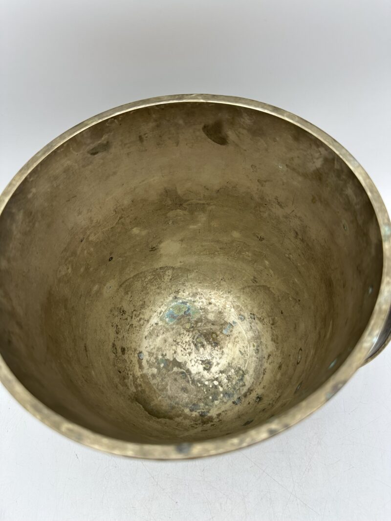 Ancien seau à champagne sur pieds en laiton – Image 4