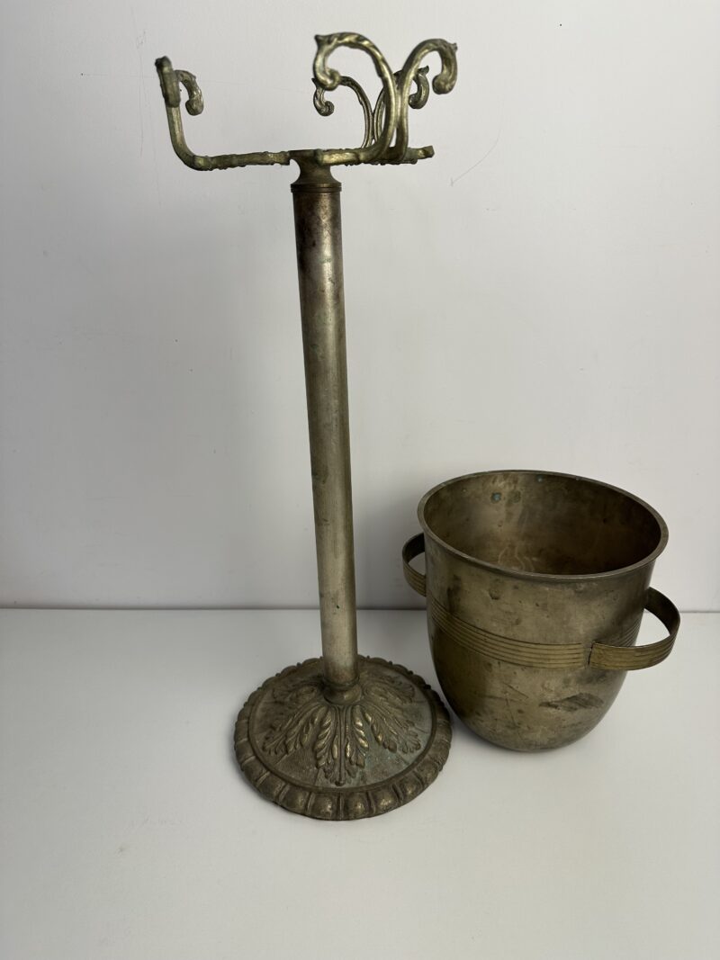 Ancien seau à champagne sur pieds en laiton – Image 10