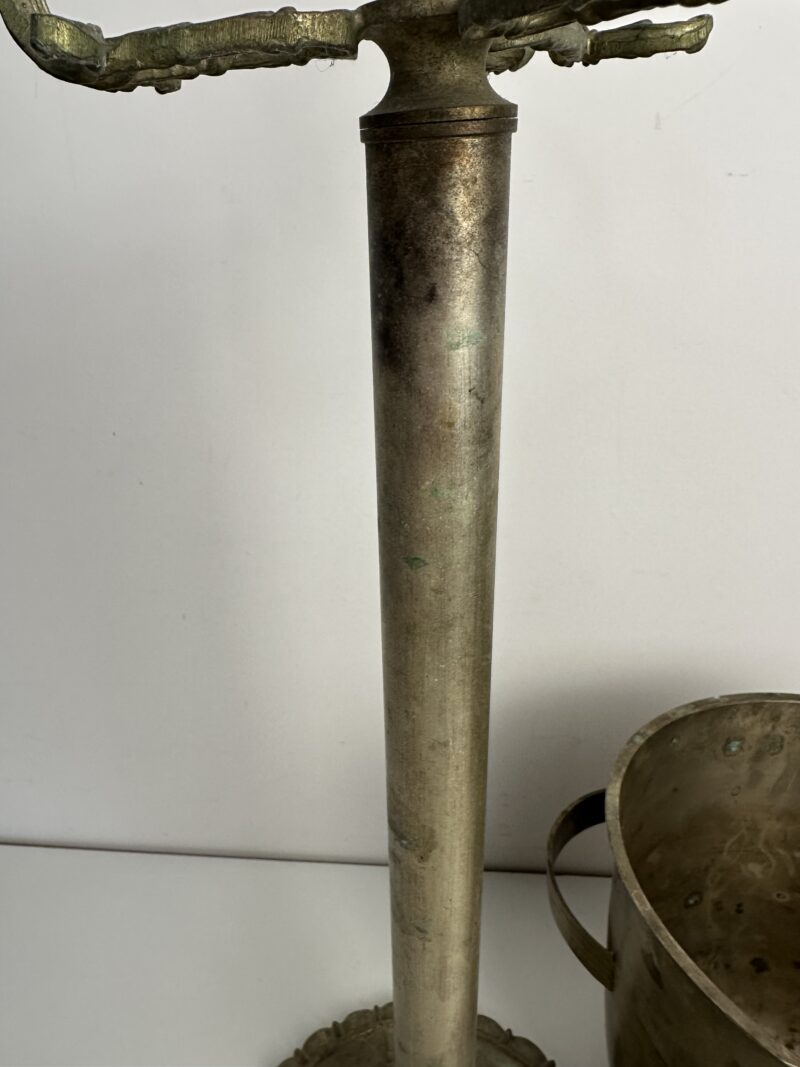 Ancien seau à champagne sur pieds en laiton – Image 13