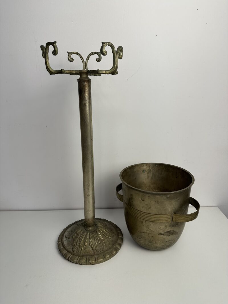 Ancien seau à champagne sur pieds en laiton – Image 14