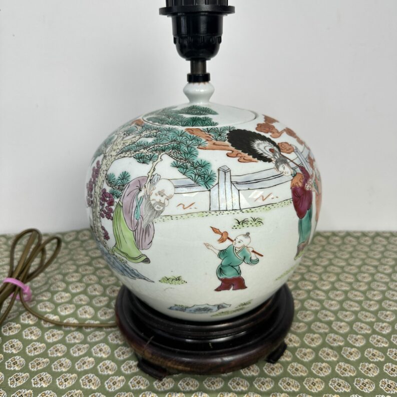 Ancienne lampe chinoise en porcelaine XXe siècle