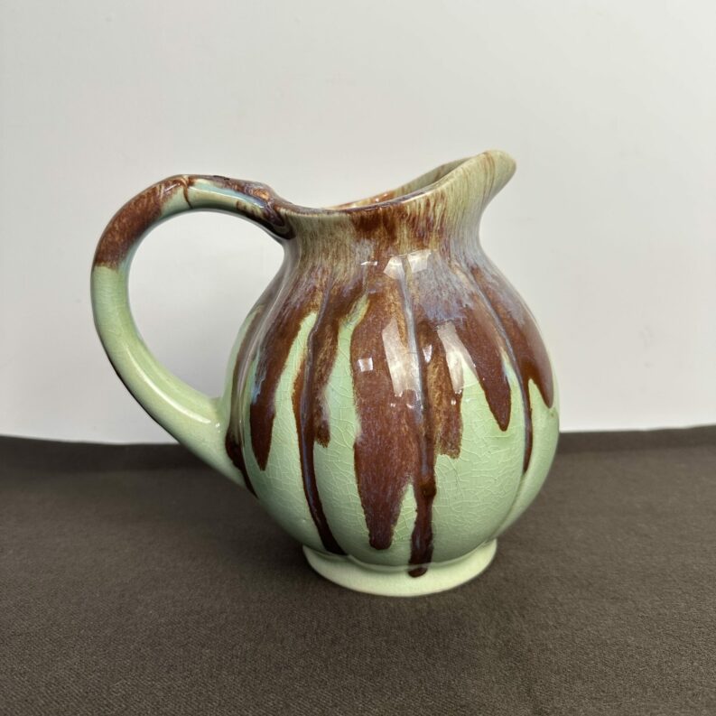 Cruche en céramique émaillée