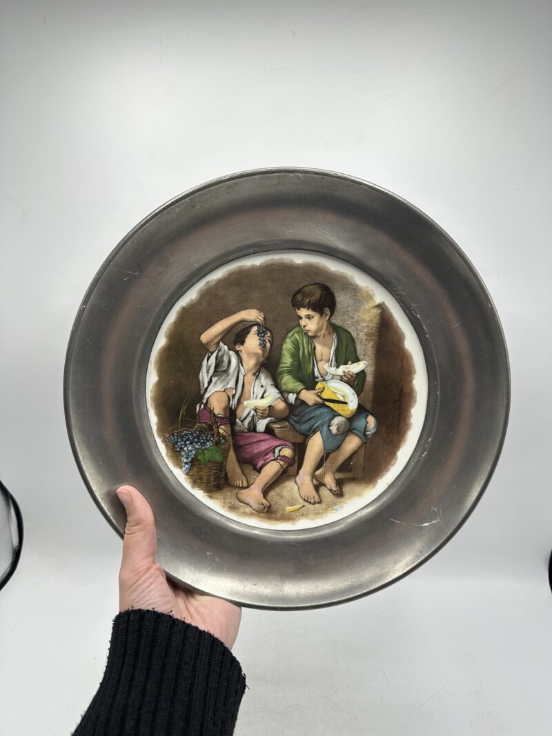 Assiette décorative en étain – Image 8