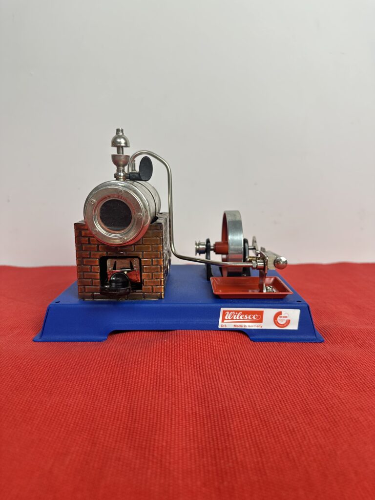 Wilesco machine à vapeur sur socle réf D12 - Jeux & Jouets