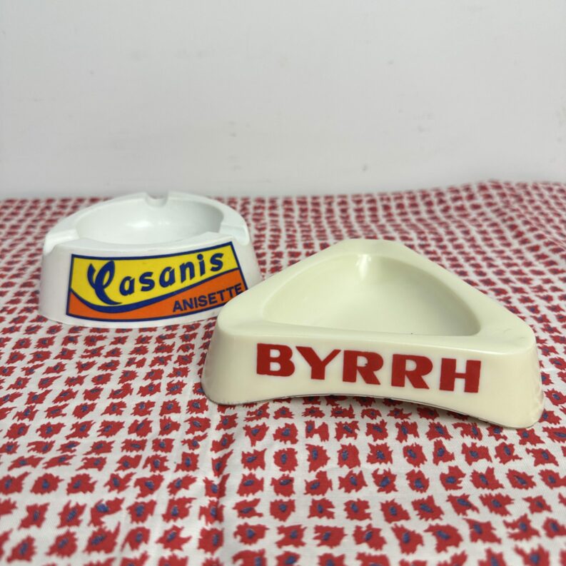 Duo de cendriers publicitaires vintage